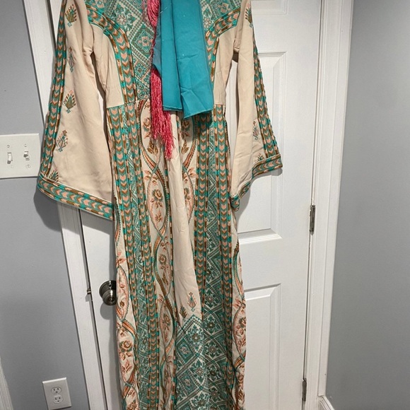 Thobe - Picture 2 of 5